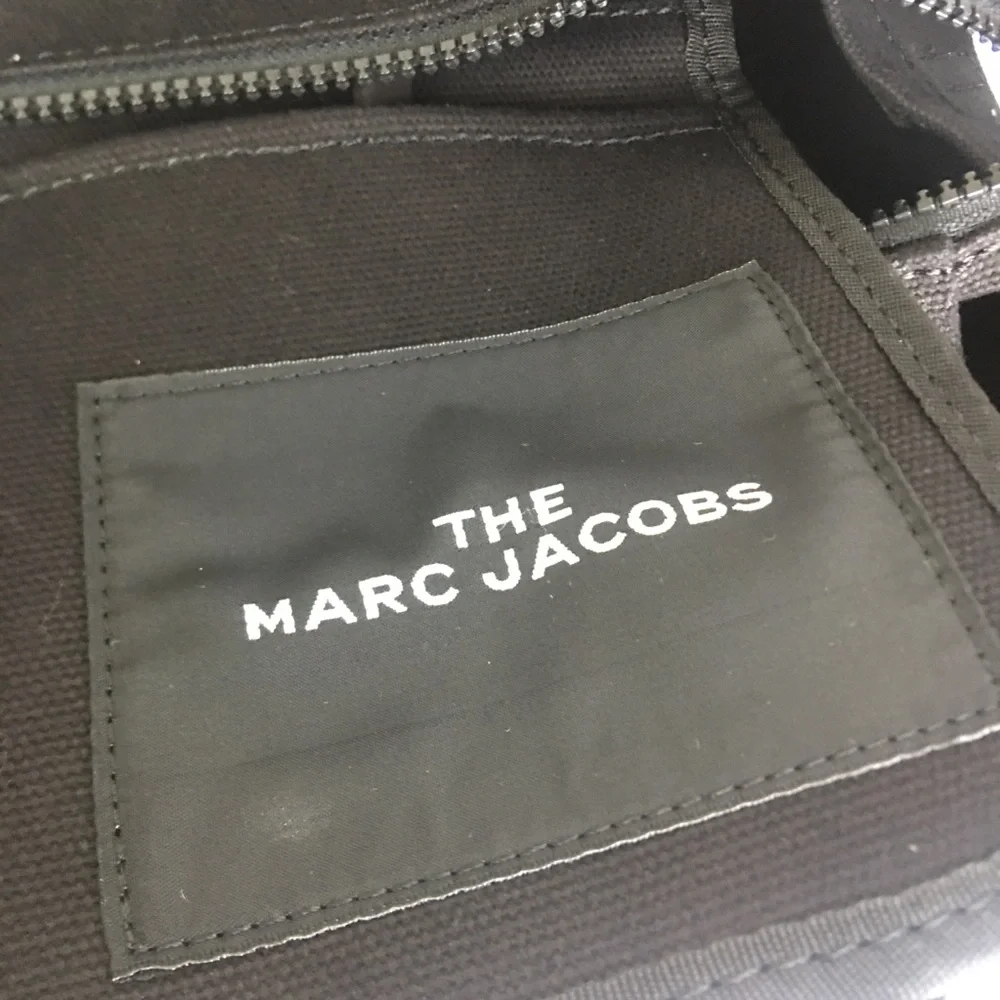 Marc Jacobs Black Tote with White Accents Szie M - Picture 10 of 11